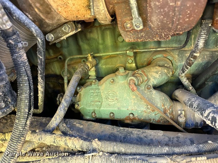 image for item ER8935 1993 Kenworth T600 semi truck