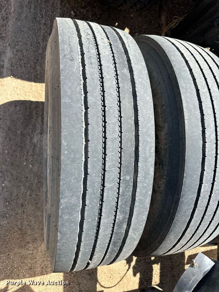 image for item ER8935 1993 Kenworth T600 semi truck