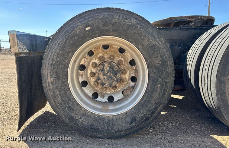 image for item ER8935 1993 Kenworth T600 semi truck