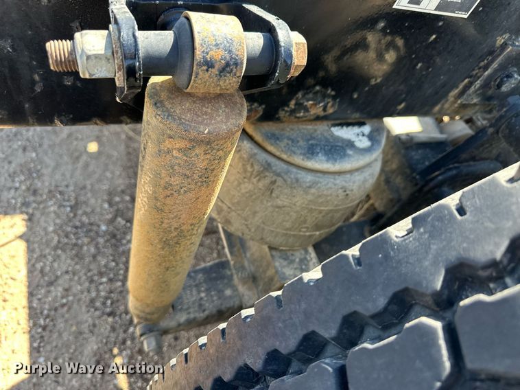 image for item ER8936 2016 Peterbilt 579 semi truck