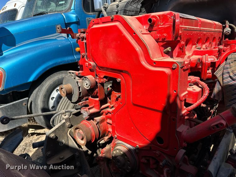 image for item ER8936 2016 Peterbilt 579 semi truck