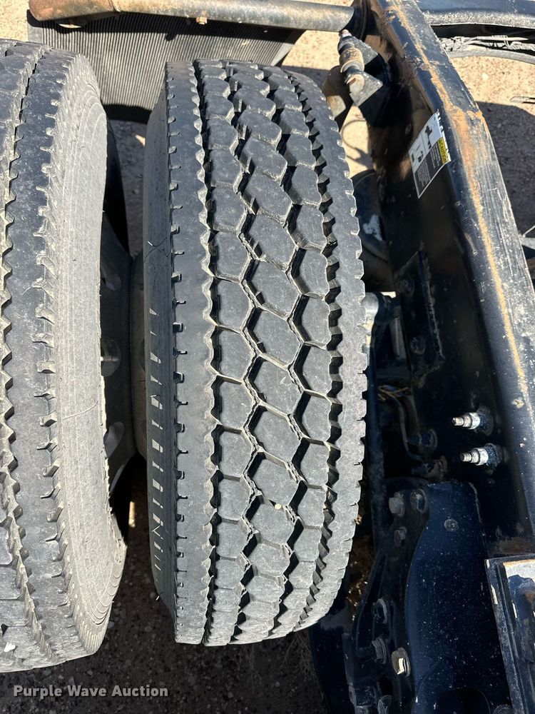 image for item ER8936 2016 Peterbilt 579 semi truck