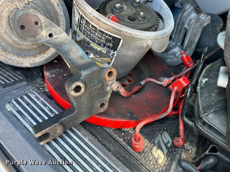 image for item ER8936 2016 Peterbilt 579 semi truck