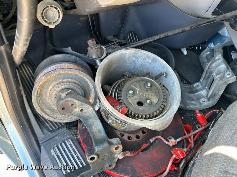 image for item ER8936 2016 Peterbilt 579 semi truck