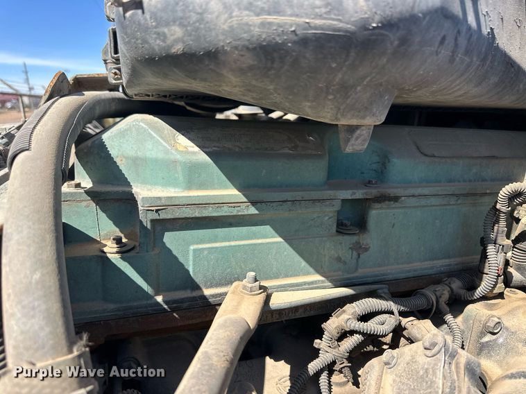 image for item ER8937 2010 Freightliner Cascadia semi truck