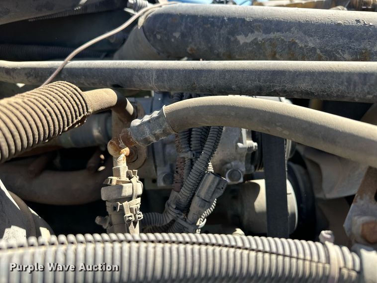 image for item ER8937 2010 Freightliner Cascadia semi truck