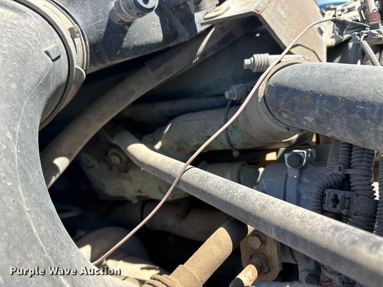 image for item ER8937 2010 Freightliner Cascadia semi truck