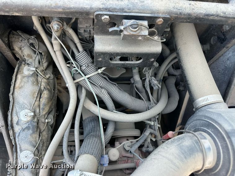 image for item ER8968 2012 Peterbilt 587 semi truck