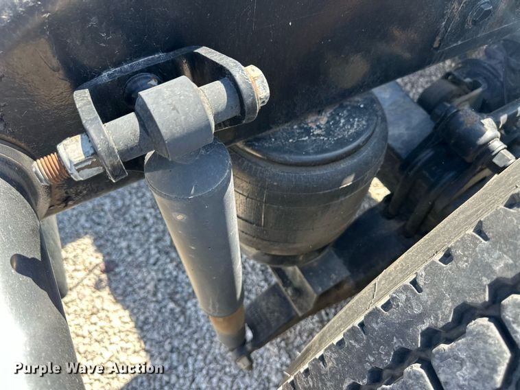 image for item ER8968 2012 Peterbilt 587 semi truck