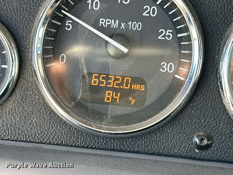 image for item ER8968 2012 Peterbilt 587 semi truck