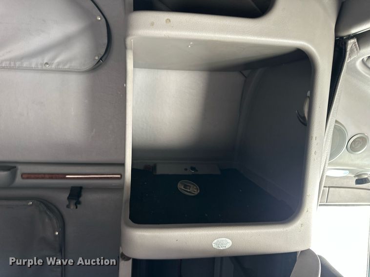 image for item ER8968 2012 Peterbilt 587 semi truck