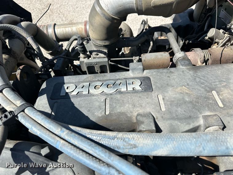 image for item ER8968 2012 Peterbilt 587 semi truck