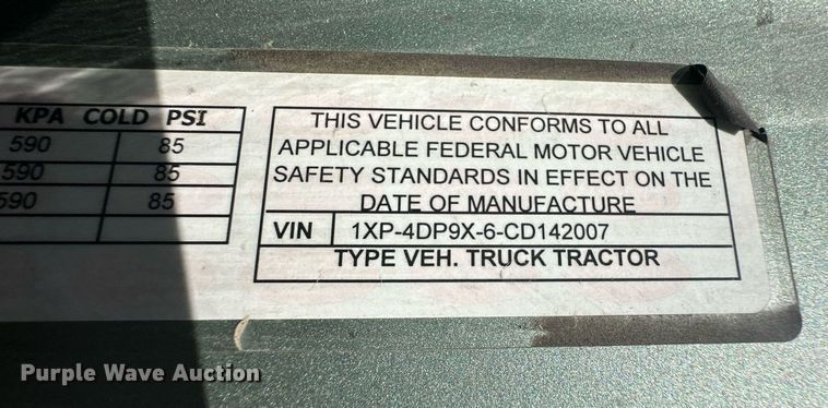 image for item ER8968 2012 Peterbilt 587 semi truck