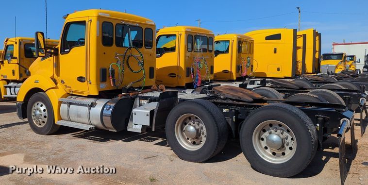 image for item NG9417 2021 Kenworth T680 semi truck