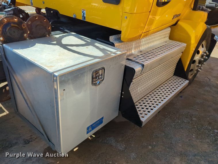 image for item NG9417 2021 Kenworth T680 semi truck