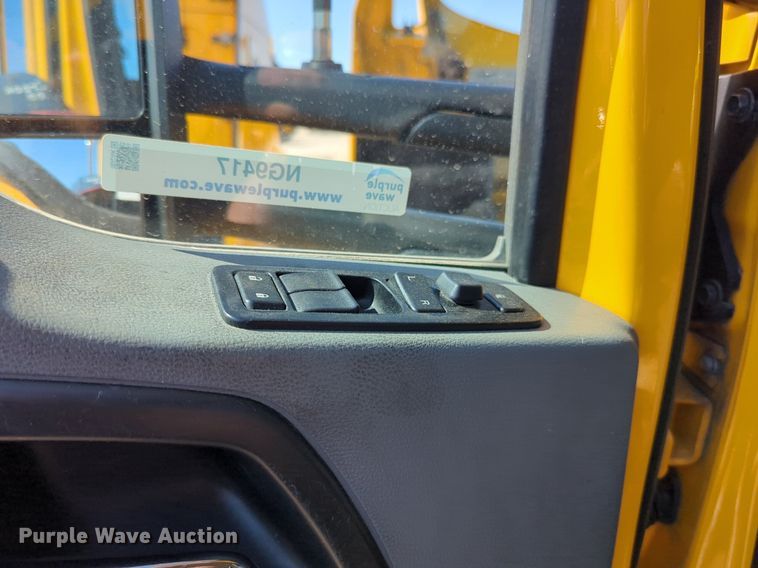 image for item NG9417 2021 Kenworth T680 semi truck