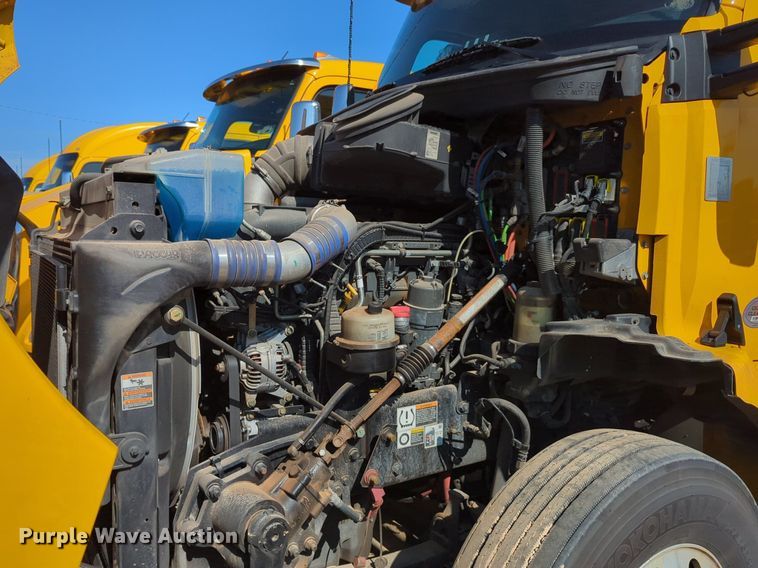 image for item NG9417 2021 Kenworth T680 semi truck