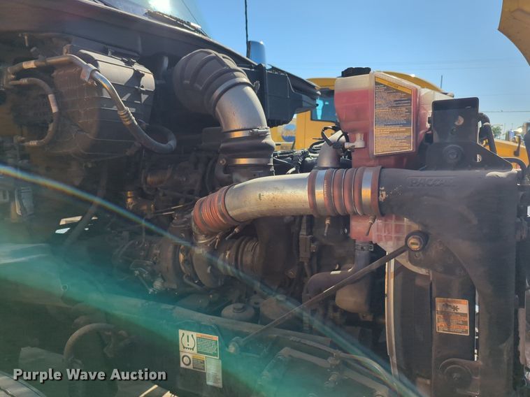 image for item NG9417 2021 Kenworth T680 semi truck