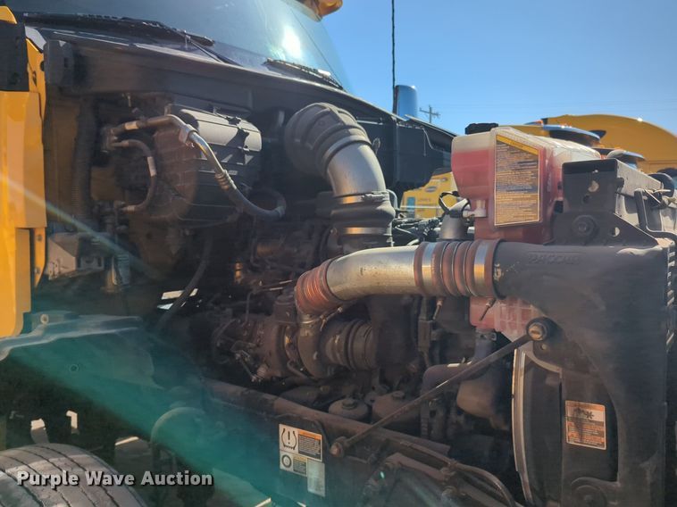 image for item NG9417 2021 Kenworth T680 semi truck