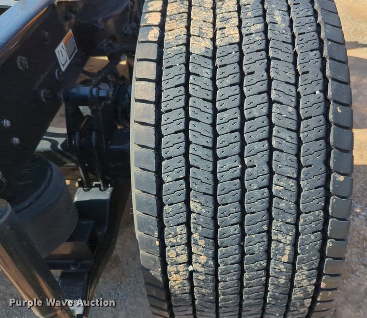 image for item NG9417 2021 Kenworth T680 semi truck