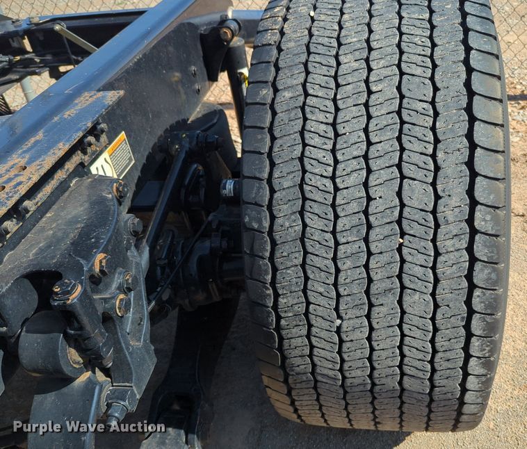 image for item NG9417 2021 Kenworth T680 semi truck