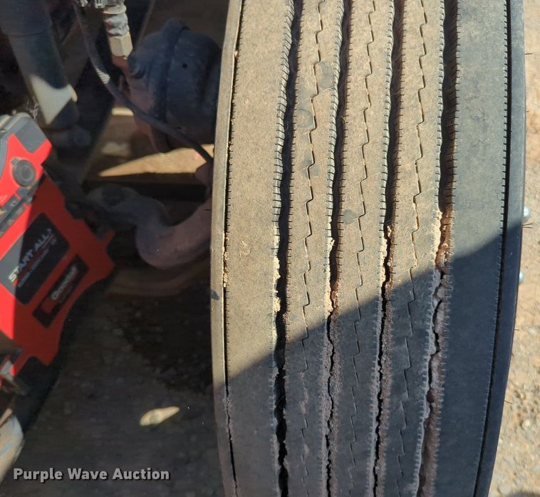 image for item NG9417 2021 Kenworth T680 semi truck