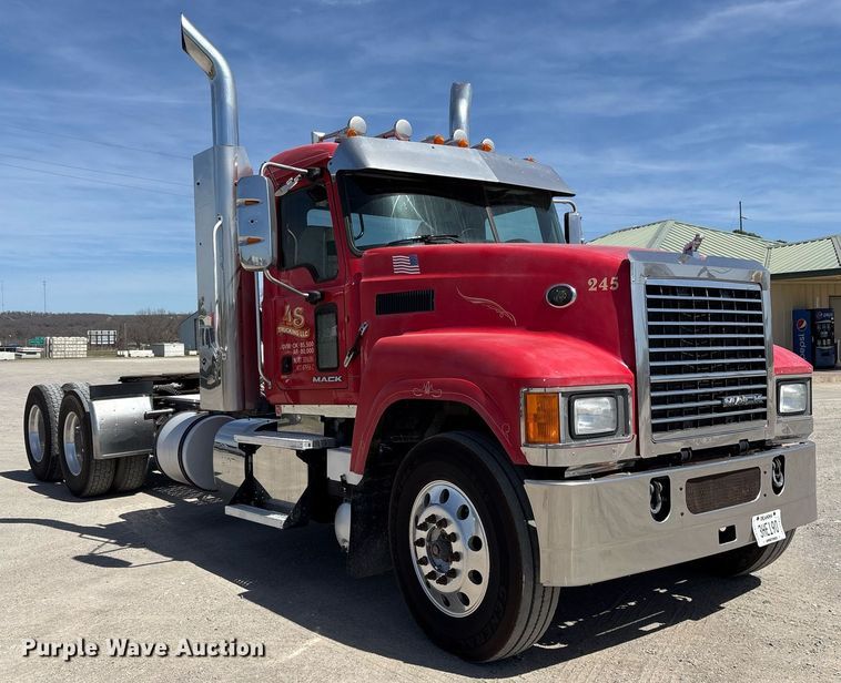 image for item OB9517 2013 Mack CHU613 semi truck