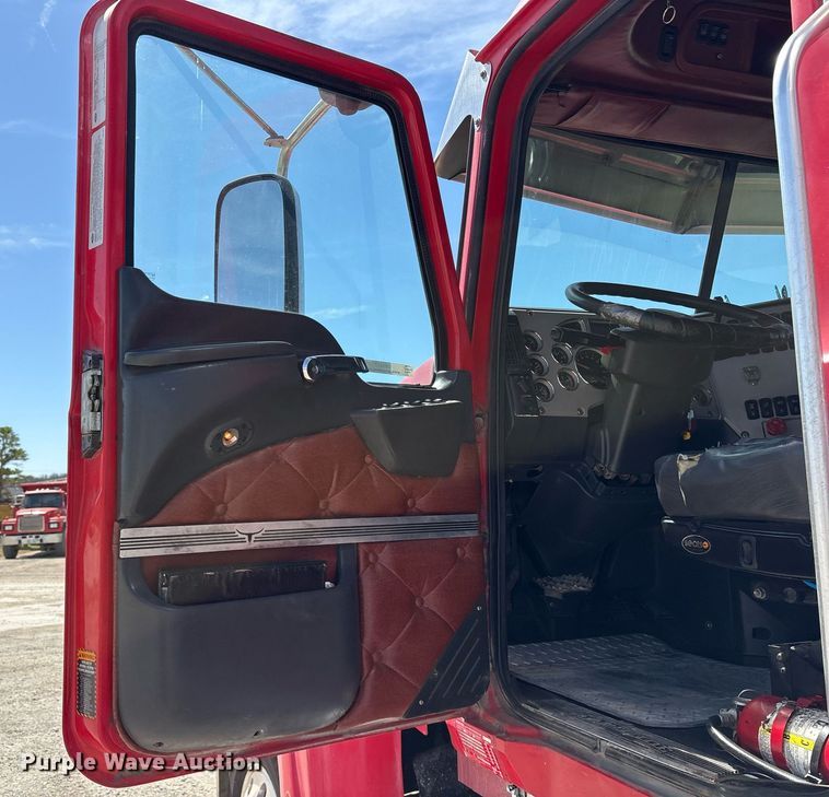 image for item OB9517 2013 Mack CHU613 semi truck