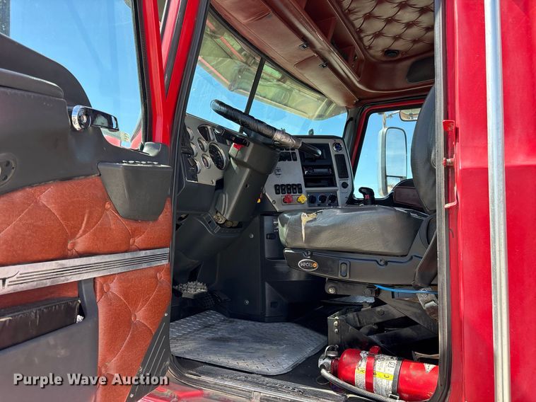 image for item OB9517 2013 Mack CHU613 semi truck