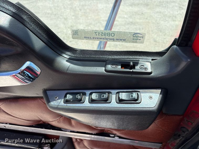 image for item OB9517 2013 Mack CHU613 semi truck