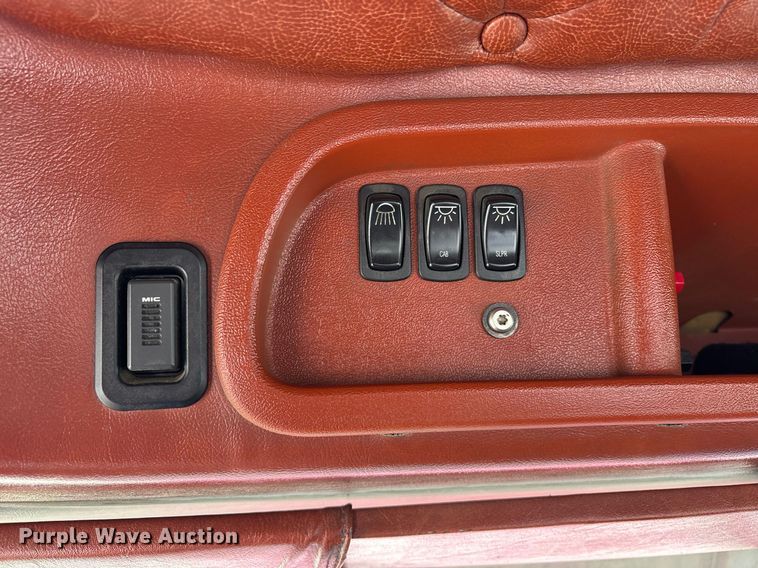 image for item OB9517 2013 Mack CHU613 semi truck