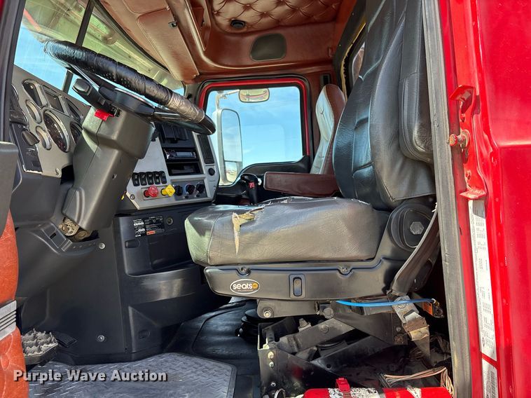 image for item OB9517 2013 Mack CHU613 semi truck