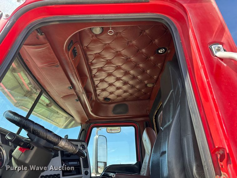 image for item OB9517 2013 Mack CHU613 semi truck