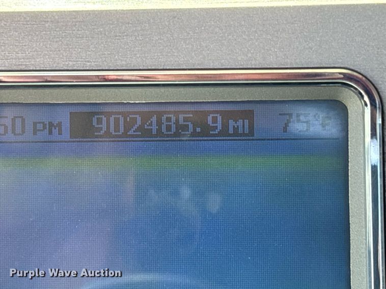 image for item OB9517 2013 Mack CHU613 semi truck