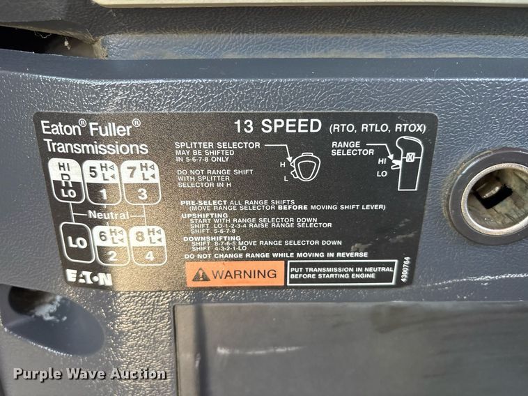 image for item OB9517 2013 Mack CHU613 semi truck