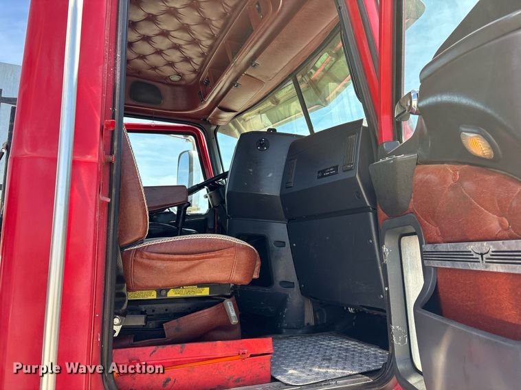 image for item OB9517 2013 Mack CHU613 semi truck