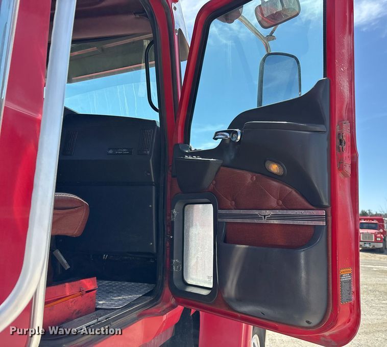 image for item OB9517 2013 Mack CHU613 semi truck