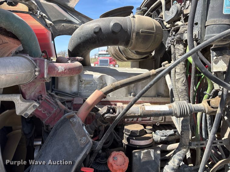 image for item OB9517 2013 Mack CHU613 semi truck