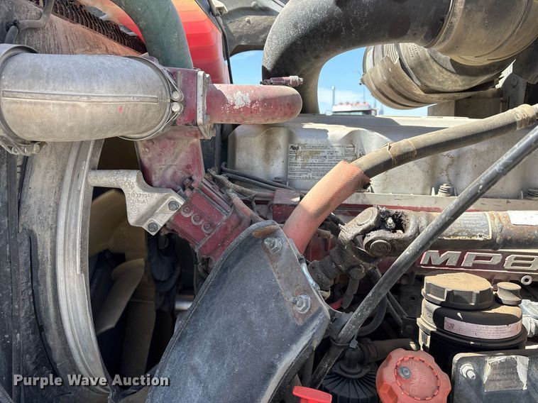 image for item OB9517 2013 Mack CHU613 semi truck