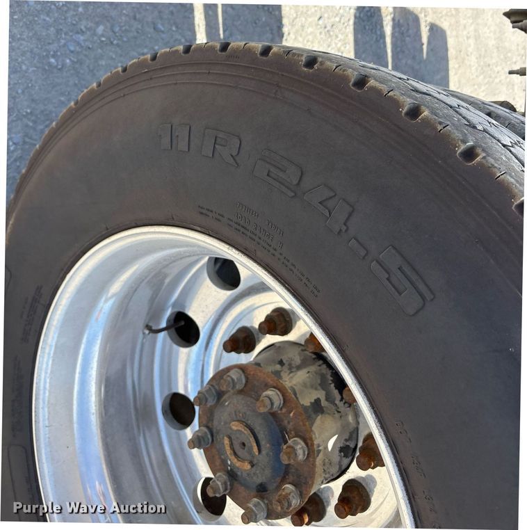 image for item OB9517 2013 Mack CHU613 semi truck