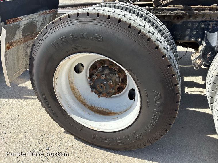 image for item OB9517 2013 Mack CHU613 semi truck