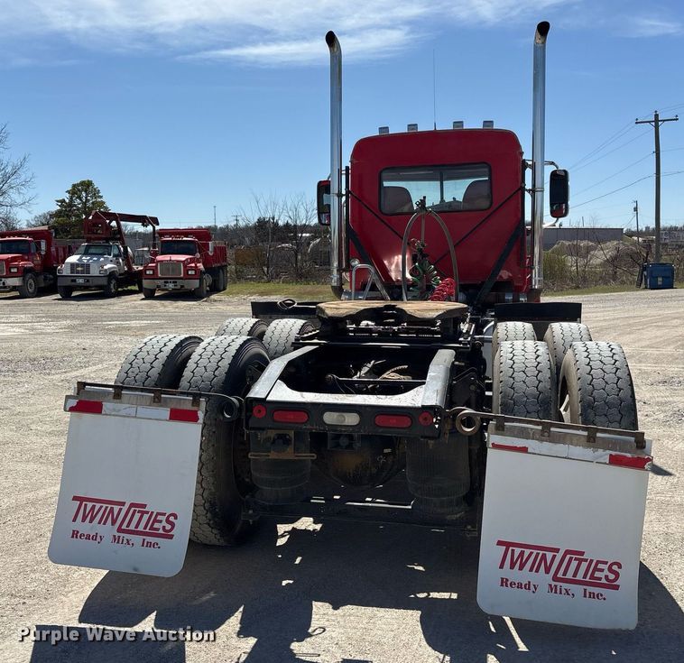 image for item OB9518 2013 Mack CHU613 semi truck