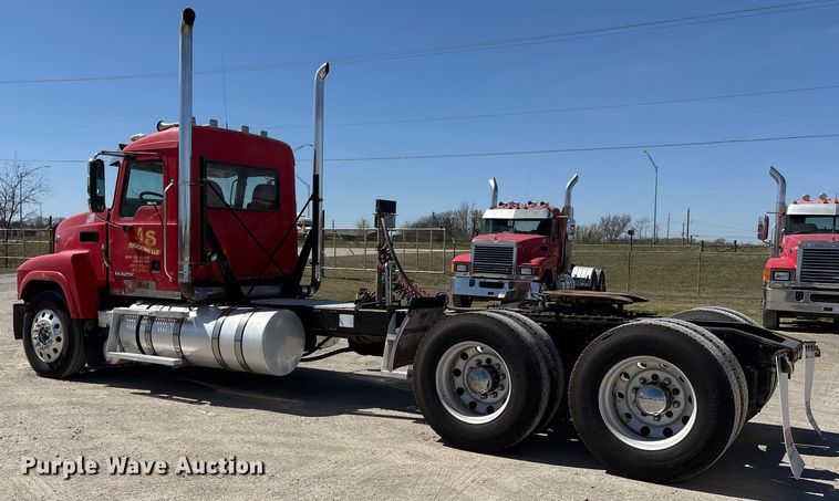 image for item OB9518 2013 Mack CHU613 semi truck