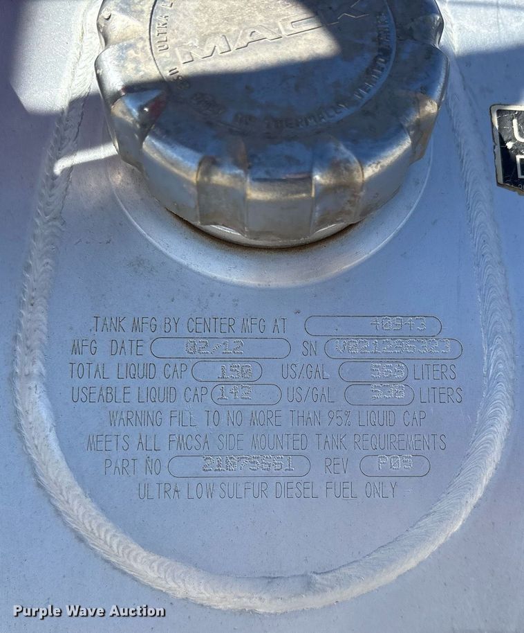 image for item OB9518 2013 Mack CHU613 semi truck