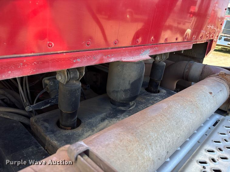 image for item OB9518 2013 Mack CHU613 semi truck