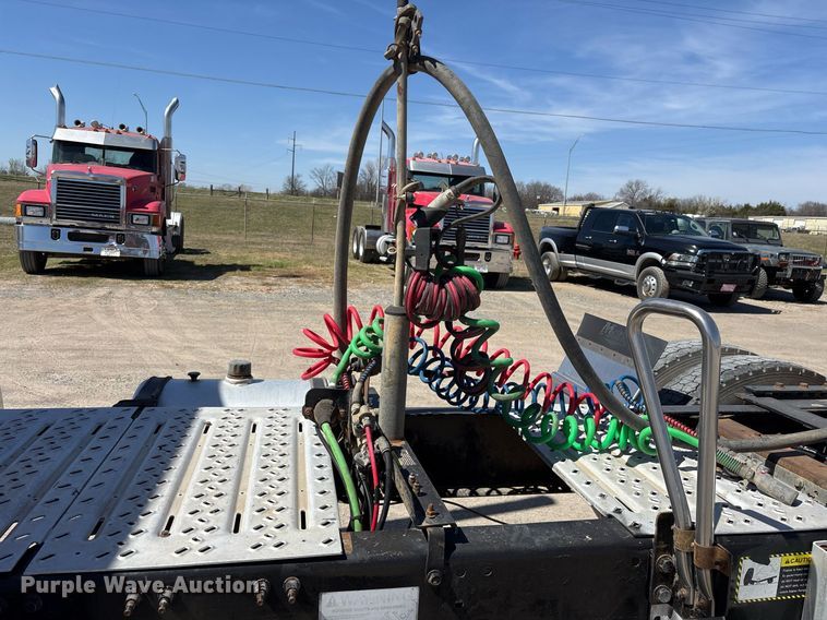 image for item OB9518 2013 Mack CHU613 semi truck