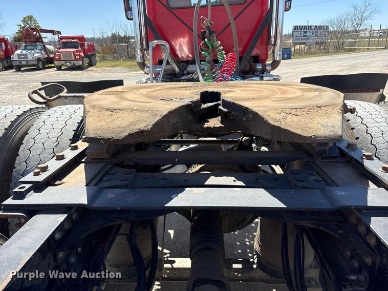 image for item OB9518 2013 Mack CHU613 semi truck