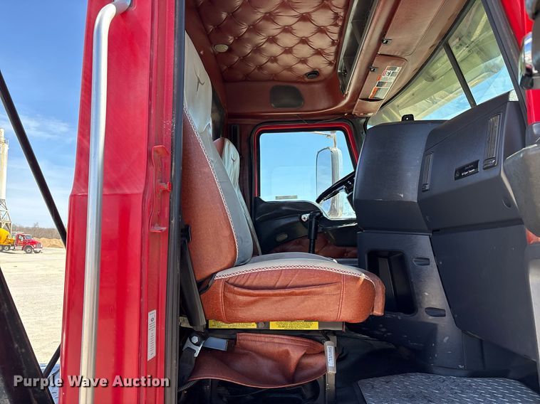 image for item OB9518 2013 Mack CHU613 semi truck