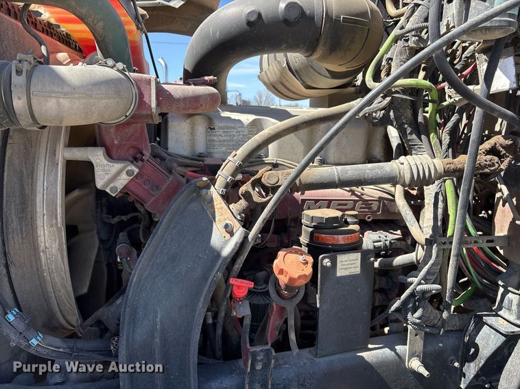 image for item OB9518 2013 Mack CHU613 semi truck