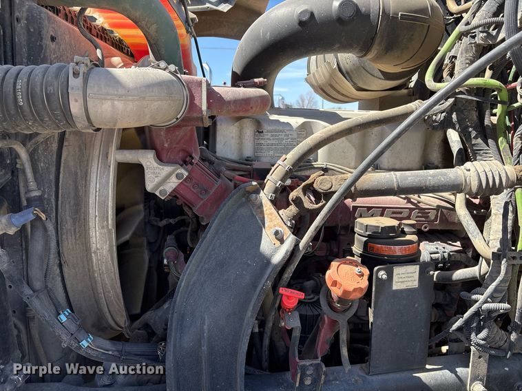 image for item OB9518 2013 Mack CHU613 semi truck